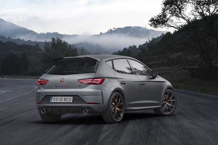  Seat Leon Cupra R (5F) 2017 года  (WW) (фото 17 из 40)